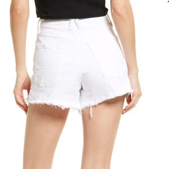Good American Cut-Off Shorts - Picture 3 of 8